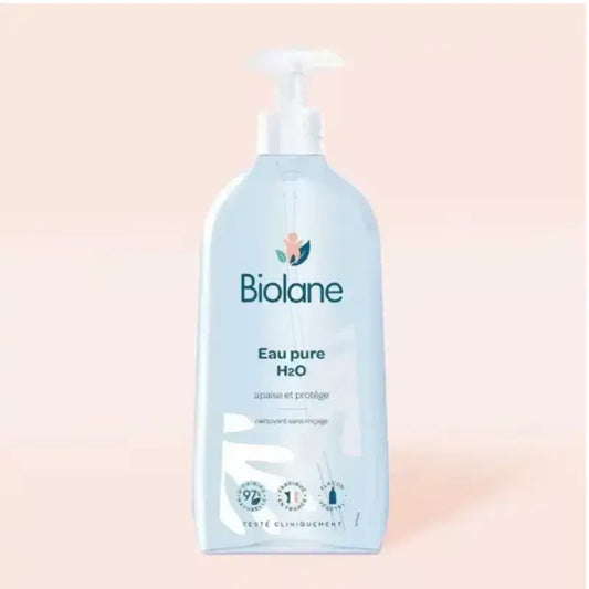 Eau pure H2O Biolane pour bébé, eau nettoyante sans rinçage et soin apaisant visage et corps fabriqué en France.