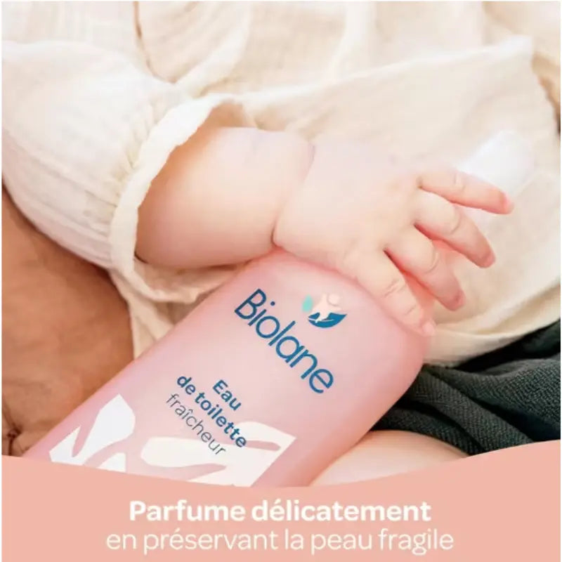 Eau de toilette fraîcheur Biolane 200ml pour bébé, parfum sans alcool doux et floral, brume micro-diffusion naturelle.
Pourquoi les mamans au Maroc l'a