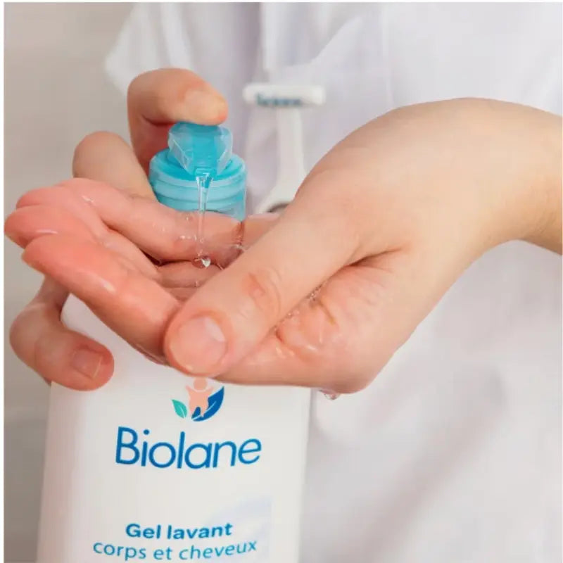Gel lavant corps et cheveux Biolane 350ml pour bébé, soin douche et bain doux hypoallergénique.