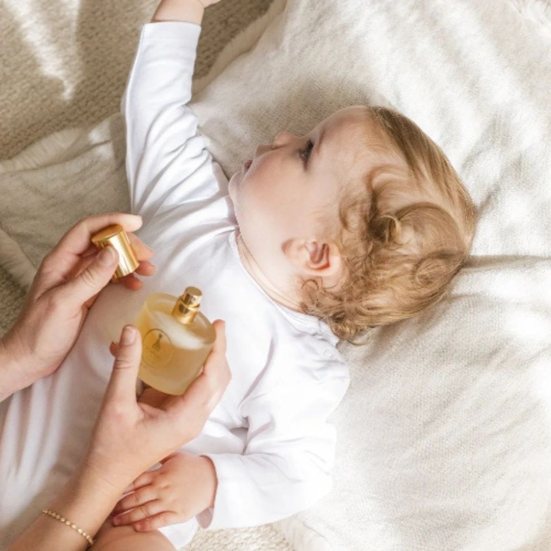 Coffret Eau de Soin parfumee Sophie la Girafe 50ml et peluche doudou pour bebe Maroc.