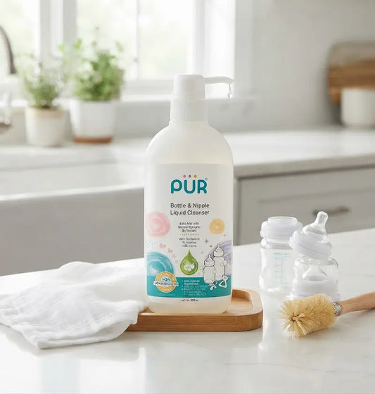 Flacon pompe 500ml nettoyant liquide biberons et tétines PUR formule naturelle et douce.