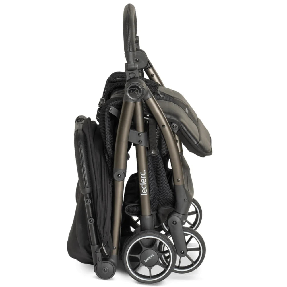 Poussette Leclerc Baby noire compacte avec système de pliage automatique Magic Fold